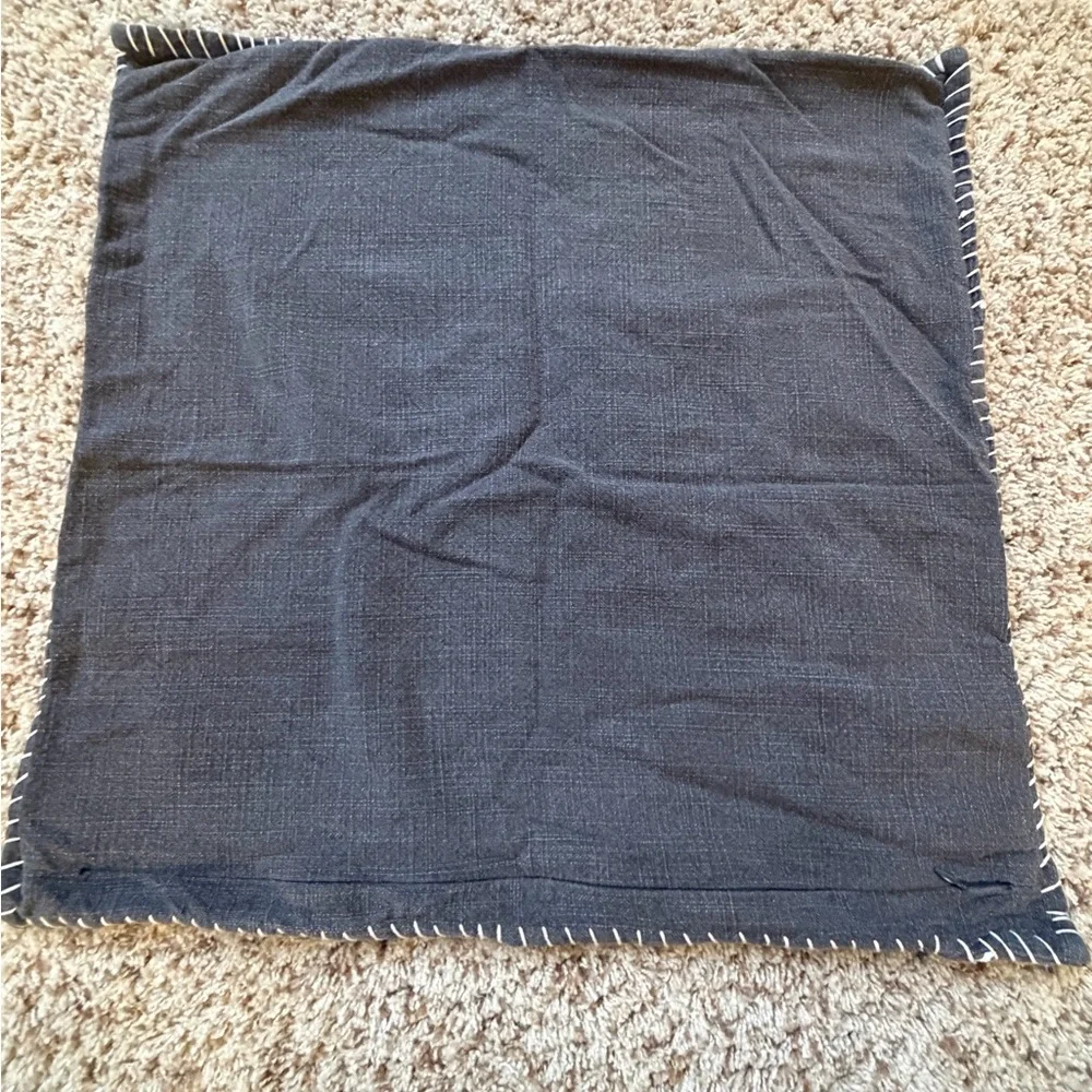 Pottery Barn 22x22 pillow cover Moroccan tile embroidered gray white quatrefoil
